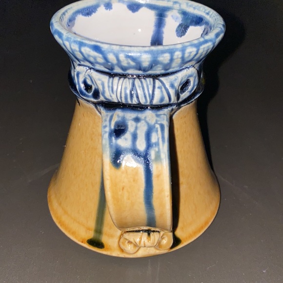 Juba Mountain Pottery mug w/ drip design pattern in blue & beige - signed - Picture 4 of 8